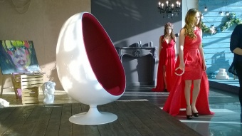 Кресло яйцо напольное OVALIA CHAIR (Белое)