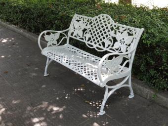 Садовая скамейка из литого алюминия White Lily