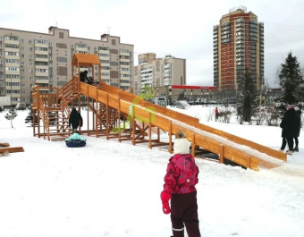 Зимняя деревянная горка "IgraGrad Snow Fox 12 м" с двумя скатами (две лестницы)